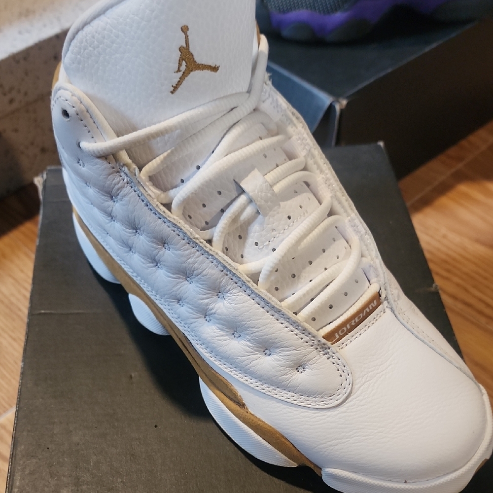 Jordan Kids Sneakers in White and Gold
